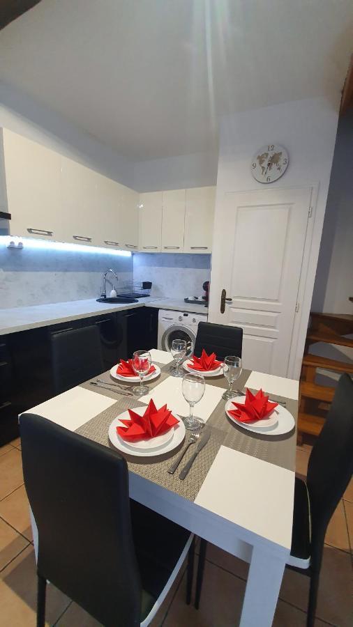 La Caverne De La Rose D'Or Apartment Оранж Екстериор снимка